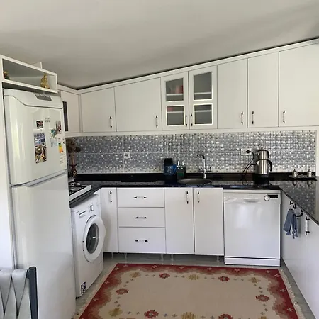 Muestakil Havuzlu Ev